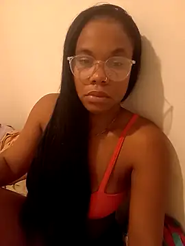 Snapshot of PrettahSantos chatting on November 12, 2025, 11:54 am PrettahSantos online show from November 12, 2025, 11:54 am