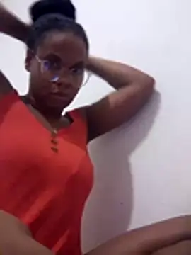 Snapshot of PrettahSantos chatting on November 21, 2025, 3:27 am PrettahSantos online show from November 21, 2025, 3:27 am