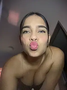 Snapshot of Valery_lux16 chatting on May 24, 2026, 6:24 pm Valery lux16 online show from May 24, 2026, 6:24 pm