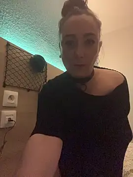 Snapshot of Reine_du_Vice84 chatting on February 17, 2026, 7:42 pm Reine du Vice84 online show from February 17, 2026, 7:42 pm