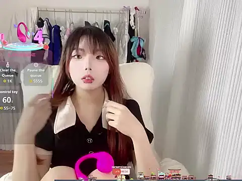 Snapshot of Aloves-21 chatting on November 3, 2025, 9:21 am Aloves-21 online show from November 3, 2025, 9:21 am