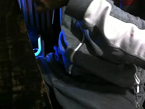 VikernesCam online show from February 6, 2026, 12:15 am