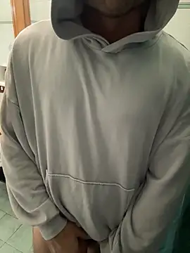 giovan2020 online show from October 30, 2025, 4:41 pm