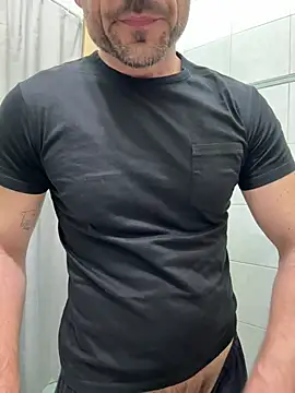 giovan2020 online show from February 25, 2026, 10:41 pm