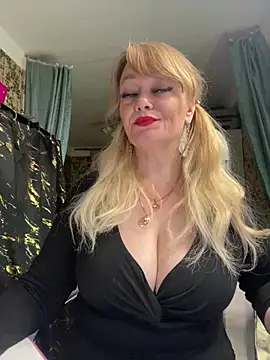 Snapshot of Sweet-blonde chatting on June 25, 2026, 9:52 pm Sweet-blonde online show from June 25, 2026, 9:52 pm