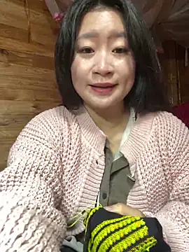 Snapshot of violet-00 chatting on February 3, 2026, 2:53 am violet-00 online show from February 3, 2026, 2:53 am