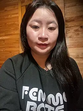 Snapshot of violet-00 chatting on March 2, 2026, 2:25 am violet-00 online show from March 2, 2026, 2:25 am