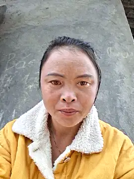 xuxulovezz online show from November 7, 2025, 12:54 am