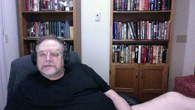 Snapshot of Vinyl22@xh chatting on February 28, 2026, 1:28 am Vinyl22xh online show from February 28, 2026, 1:28 am