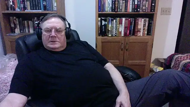 Snapshot of Vinyl22@xh chatting on May 24, 2026, 5:34 am Vinyl22xh online show from May 24, 2026, 5:34 am