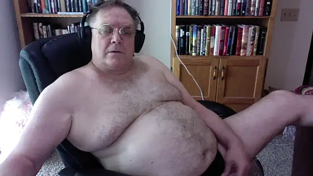 Snapshot of Vinyl22@xh chatting on May 29, 2026, 7:23 pm Vinyl22xh online show from May 29, 2026, 7:23 pm