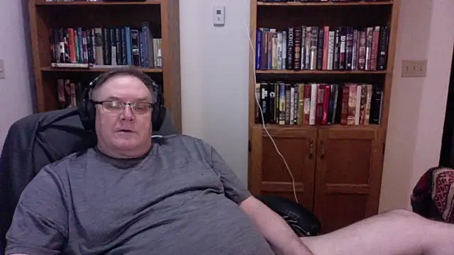 Snapshot of Vinyl22@xh chatting on June 1, 2026, 5:42 am Vinyl22xh online show from June 1, 2026, 5:42 am