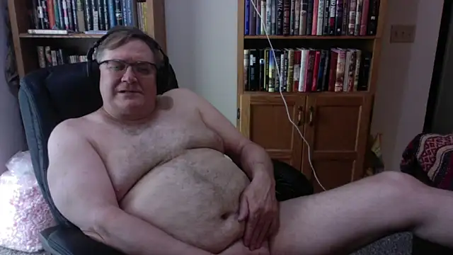 Snapshot of Vinyl22@xh chatting on June 12, 2026, 8:41 pm Vinyl22xh online show from June 12, 2026, 8:41 pm