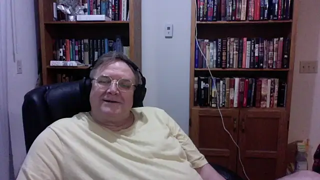 Snapshot of Vinyl22@xh chatting on June 22, 2026, 2:57 am Vinyl22xh online show from June 22, 2026, 2:57 am