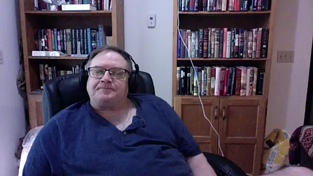 Snapshot of Vinyl22@xh chatting on June 23, 2026, 12:30 am Vinyl22xh online show from June 23, 2026, 12:30 am