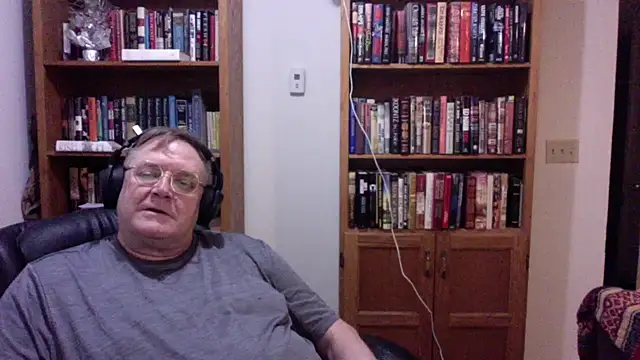 Snapshot of Vinyl22@xh chatting on June 29, 2026, 3:46 am Vinyl22xh online show from June 29, 2026, 3:46 am