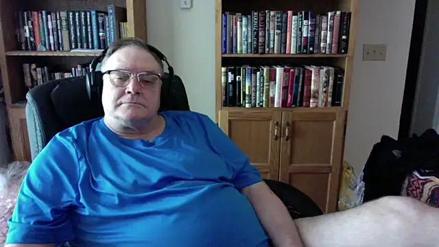 Snapshot of Vinyl22@xh chatting on July 14, 2026, 6:02 pm Vinyl22xh online show from July 14, 2026, 6:02 pm