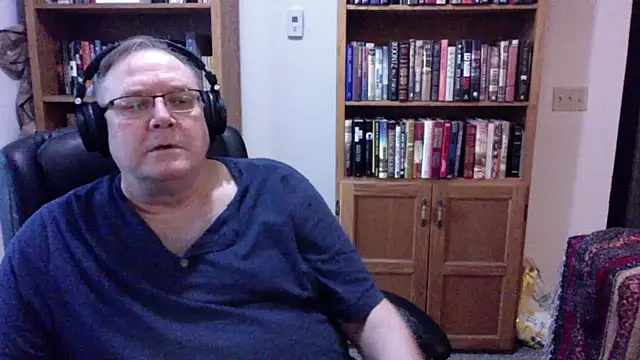 Snapshot of Vinyl22@xh chatting on July 16, 2026, 1:00 am Vinyl22xh online show from July 16, 2026, 1:00 am