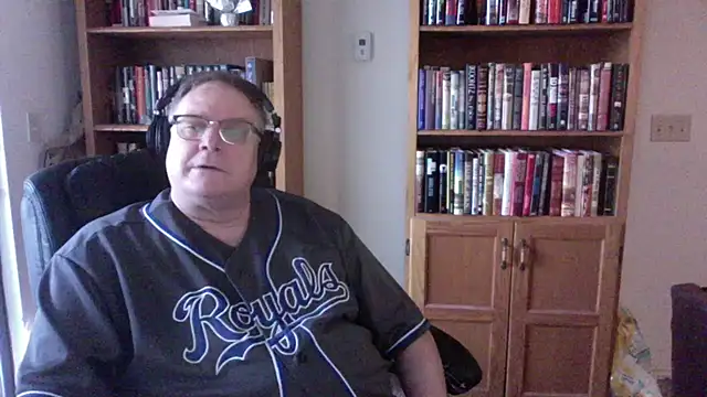 Snapshot of Vinyl22@xh chatting on July 22, 2026, 12:02 am Vinyl22xh online show from July 22, 2026, 12:02 am