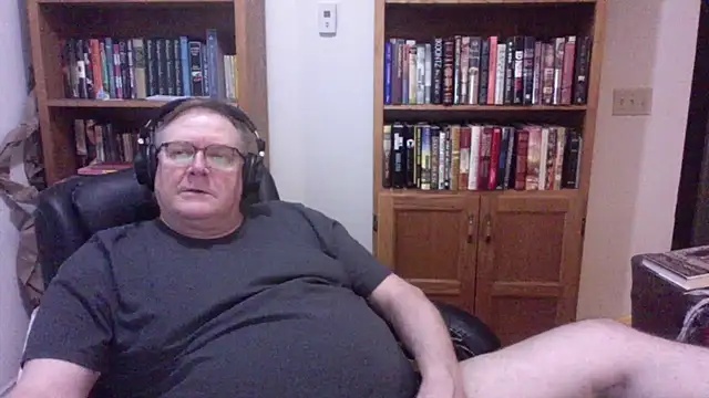 Snapshot of Vinyl22@xh chatting on July 24, 2026, 12:19 am Vinyl22xh online show from July 24, 2026, 12:19 am