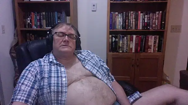Snapshot of Vinyl22@xh chatting on July 30, 2026, 1:48 am Vinyl22xh online show from July 30, 2026, 1:48 am