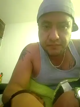 Snapshot of Ruloluna chatting on November 15, 2025, 5:09 pm Ruloluna online show from November 15, 2025, 5:09 pm