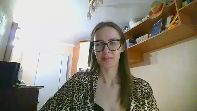 Snapshot of Norivann chatting on November 12, 2025, 10:15 am Norivann online show from November 12, 2025, 10:15 am