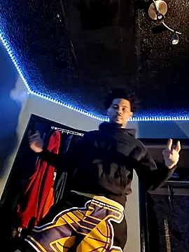 Snapshot of Painstickwes chatting on February 6, 2026, 7:17 pm Painstickwes online show from February 6, 2026, 7:17 pm