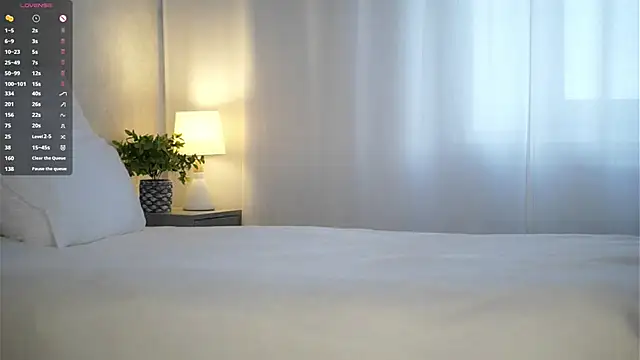 LettySlovacek online show from October 25, 2025, 1:46 am