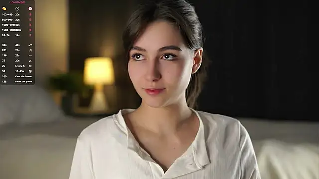 LettySlovacek online show from November 7, 2025, 3:06 am