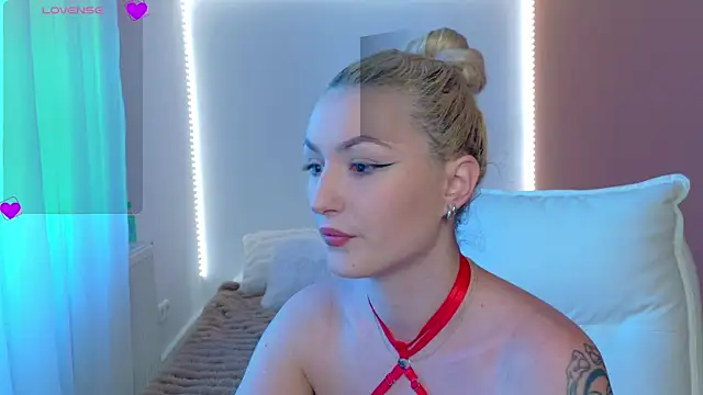 Anaayss  online show from April 7, 2026, 4:57 am