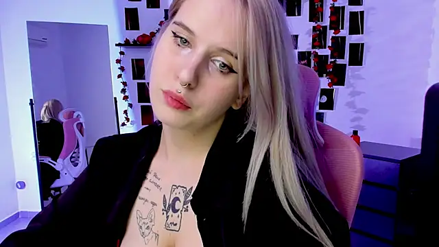 Snapshot of IngannaMorte chatting on October 4, 2025, 4:05 pm IngannaMorte online show from October 4, 2025, 4:05 pm