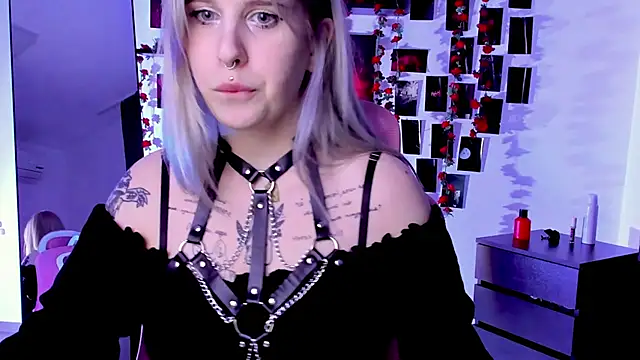 Snapshot of IngannaMorte chatting on October 16, 2025, 4:19 pm IngannaMorte online show from October 16, 2025, 4:19 pm