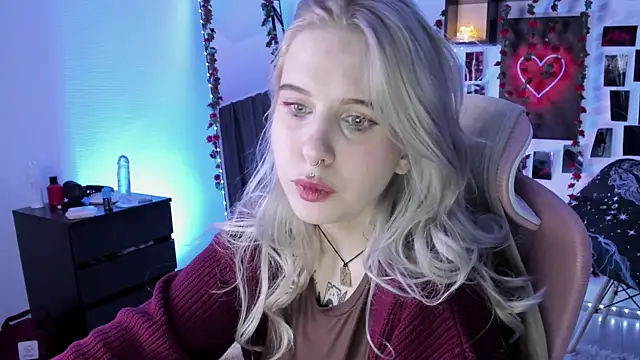 Snapshot of IngannaMorte chatting on October 19, 2025, 4:18 pm IngannaMorte online show from October 19, 2025, 4:18 pm