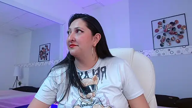 Snapshot of Kata_Rosse chatting on October 5, 2025, 3:27 am Kata Rosse online show from October 5, 2025, 3:27 am