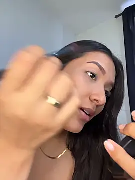 IsabellaJoness  online show from February 19, 2026, 8:05 pm