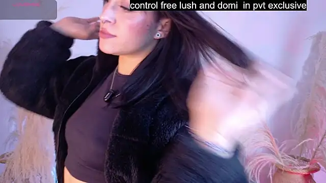 Zafira  online show from November 24, 2025, 6:18 pm