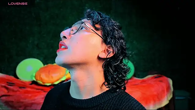 -BlueOpal- online show from October 30, 2025, 7:25 pm