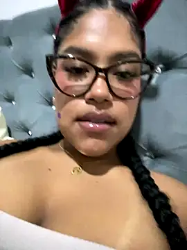 miiabrown18 online show from November 3, 2025, 11:59 pm