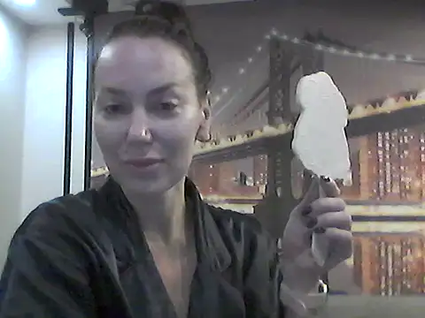 Snapshot of Selirine chatting on October 12, 2025, 8:02 am Selirine online show from October 12, 2025, 8:02 am