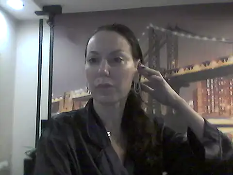 Snapshot of Selirine chatting on October 19, 2025, 11:33 am Selirine online show from October 19, 2025, 11:33 am