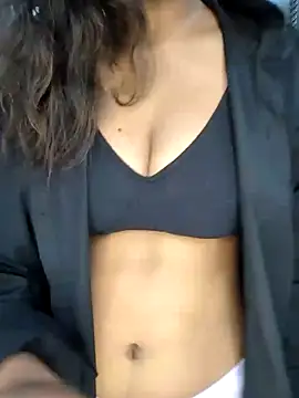 Snapshot of Nisha_queen675 chatting on September 30, 2025, 7:24 am Nisha queen675 online show from September 30, 2025, 7:24 am