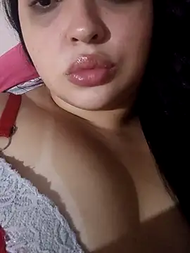 vitoriaavilasilva online show from October 8, 2025, 1:42 pm