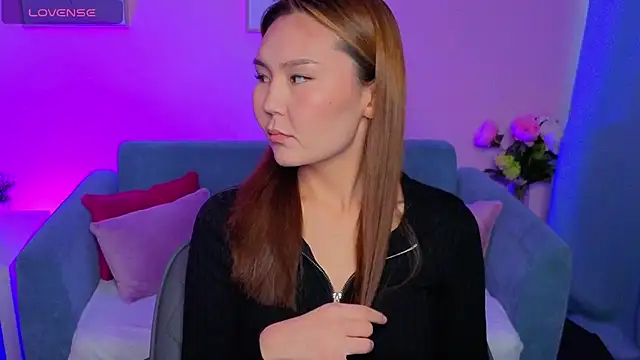 Snapshot of NelliBloomm chatting on September 30, 2025, 3:17 pm NelliBloomm online show from September 30, 2025, 3:17 pm