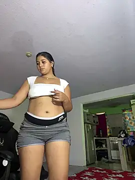 LUNA YOUNG  online show from April 21, 2026, 2:56 pm