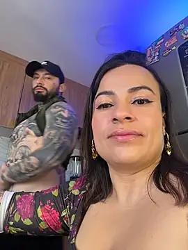 Snapshot of liz_and_thiago chatting on July 10, 2026, 6:43 pm liz and thiago online show from July 10, 2026, 6:43 pm