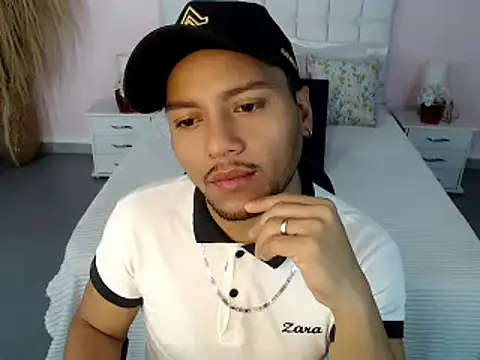 Snapshot of Max_Rivers chatting on October 10, 2025, 12:04 pm Max Rivers online show from October 10, 2025, 12:04 pm