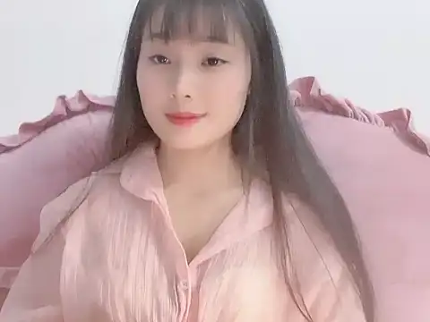Snapshot of Lie_liee chatting on April 23, 2026, 1:35 pm Lie liee online show from April 23, 2026, 1:35 pm