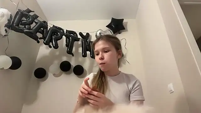 CandysRose online show from April 9, 2026, 9:20 pm