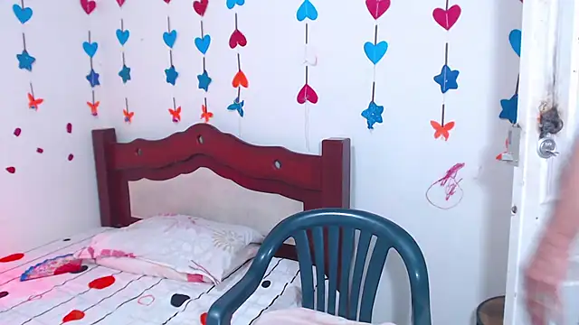 lorenacapelli online show from February 6, 2026, 2:53 pm